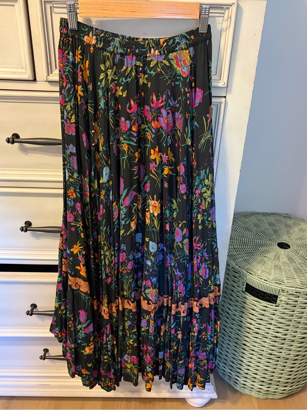 Spell and the gypsy gypsy queen castaway hi-lo black floral skirt - Picture 8 of 16